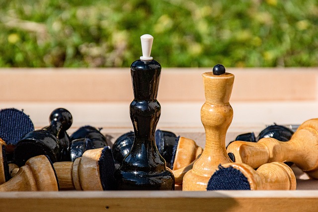 40岁詹姆斯从三分线背打库里到禁区，后仰命中！.